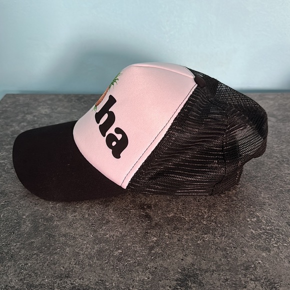 Surfware Hawaiian Classics foam trucker hat. - Picture 2 of 7